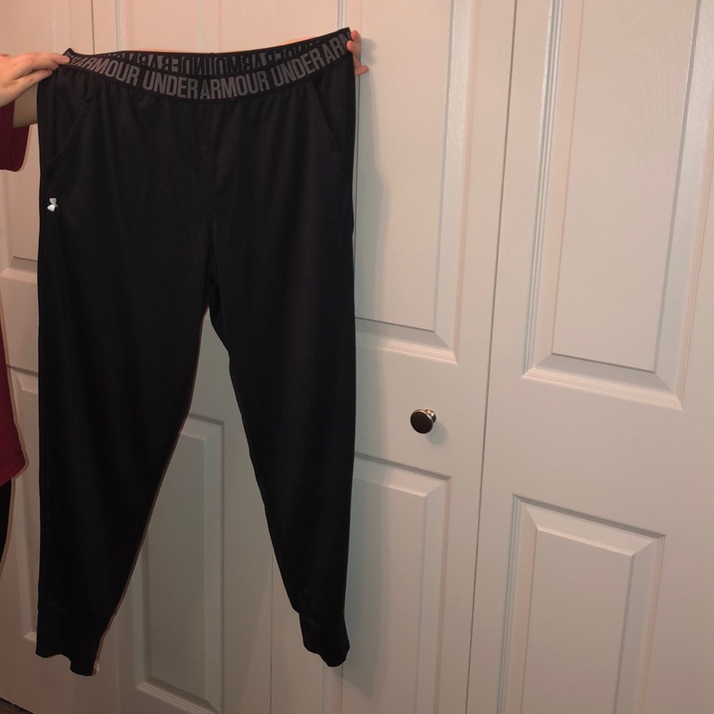 Under armour loose jogging pants